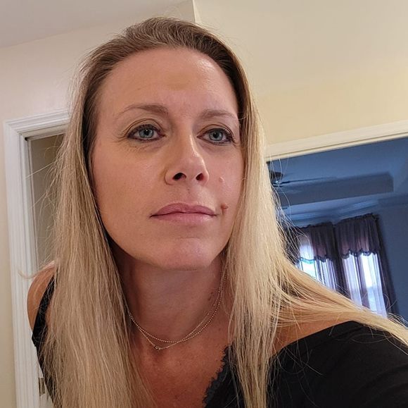 Meet your Posher, Melissa - Picture 1 of 1